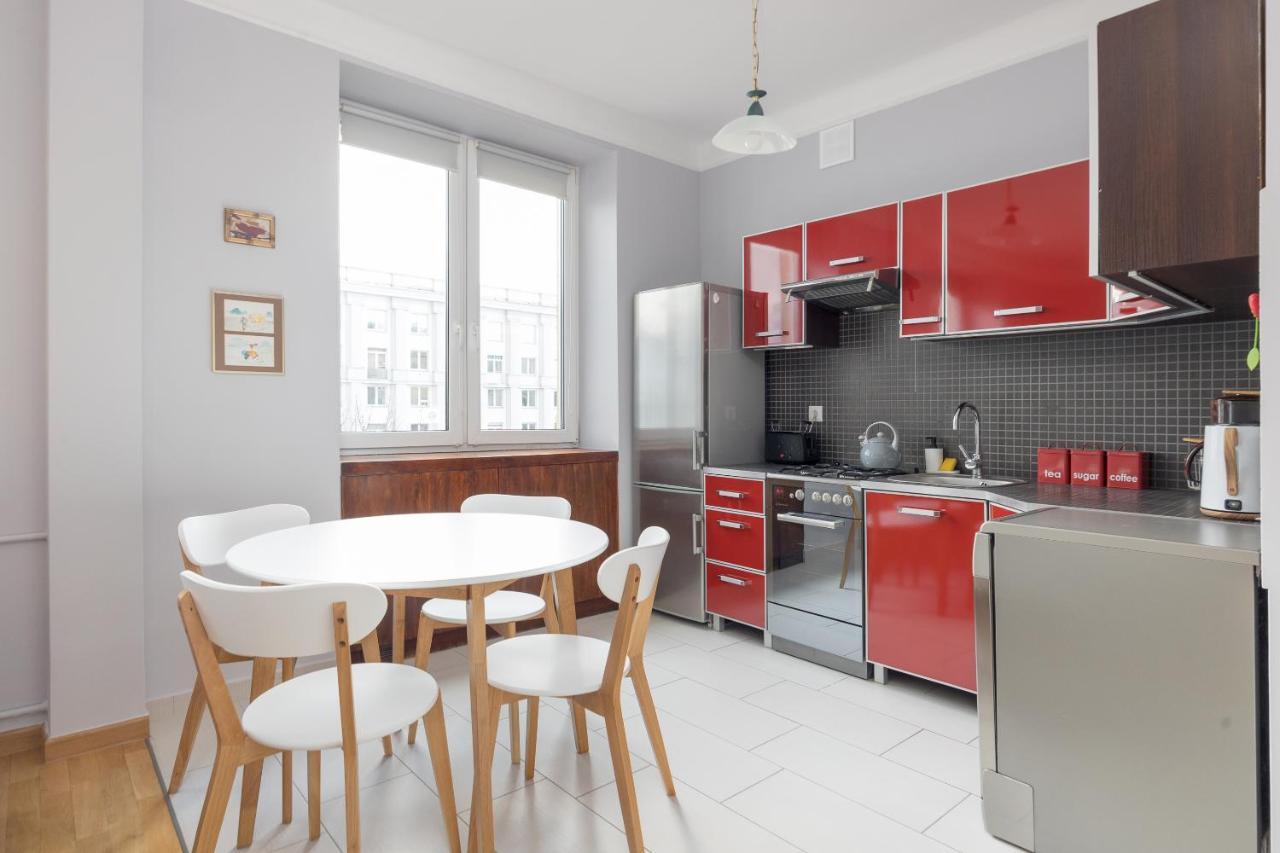 Metro Raclawicka Red Apartment Varşovia Exterior foto