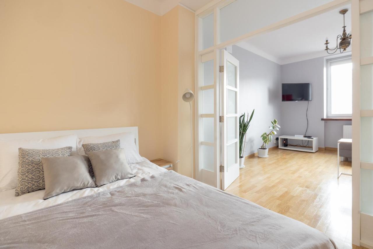 Metro Raclawicka Red Apartment Varşovia Exterior foto