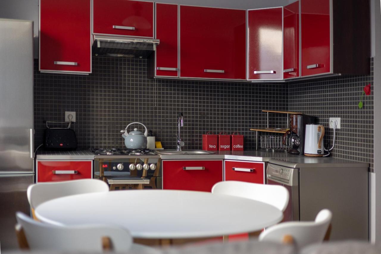 Metro Raclawicka Red Apartment Varşovia Exterior foto