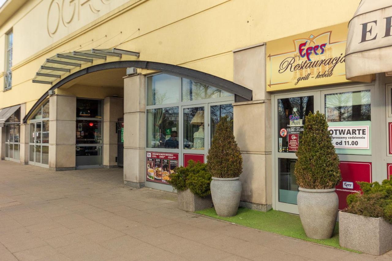 Metro Raclawicka Red Apartment Varşovia Exterior foto